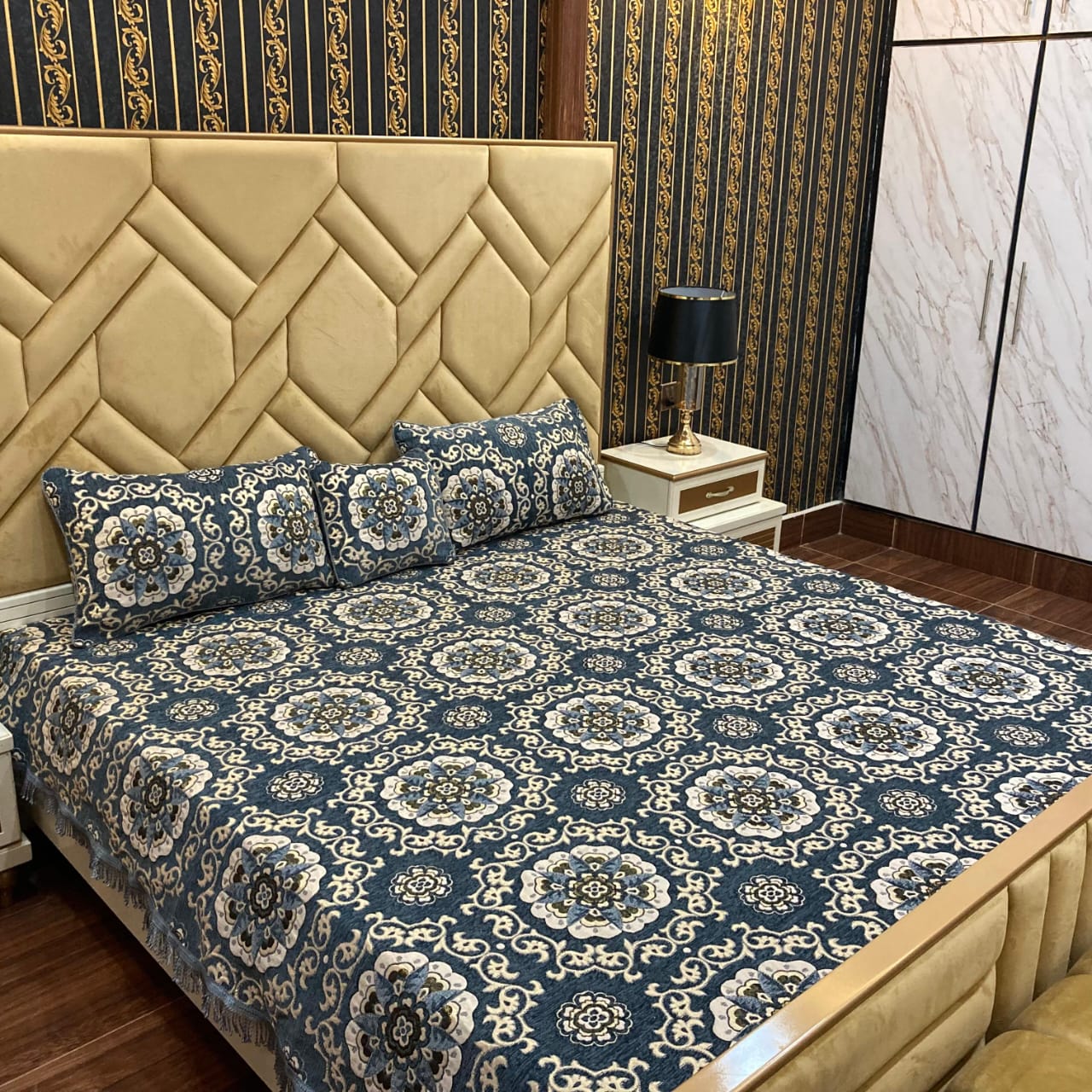 Velvet jacquard Bedsheet