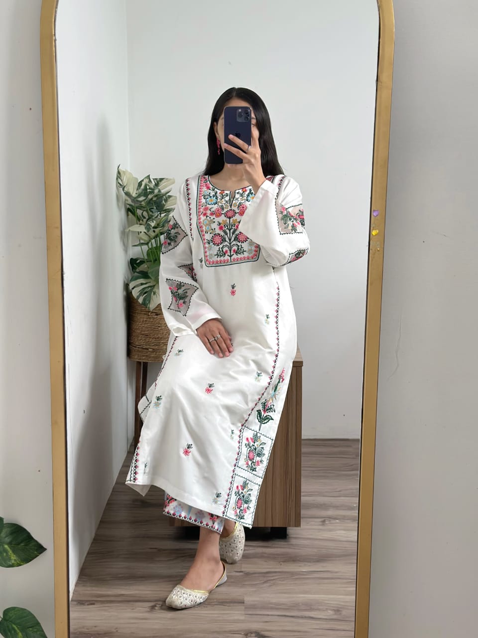 WHITE Violet EMB 2PC