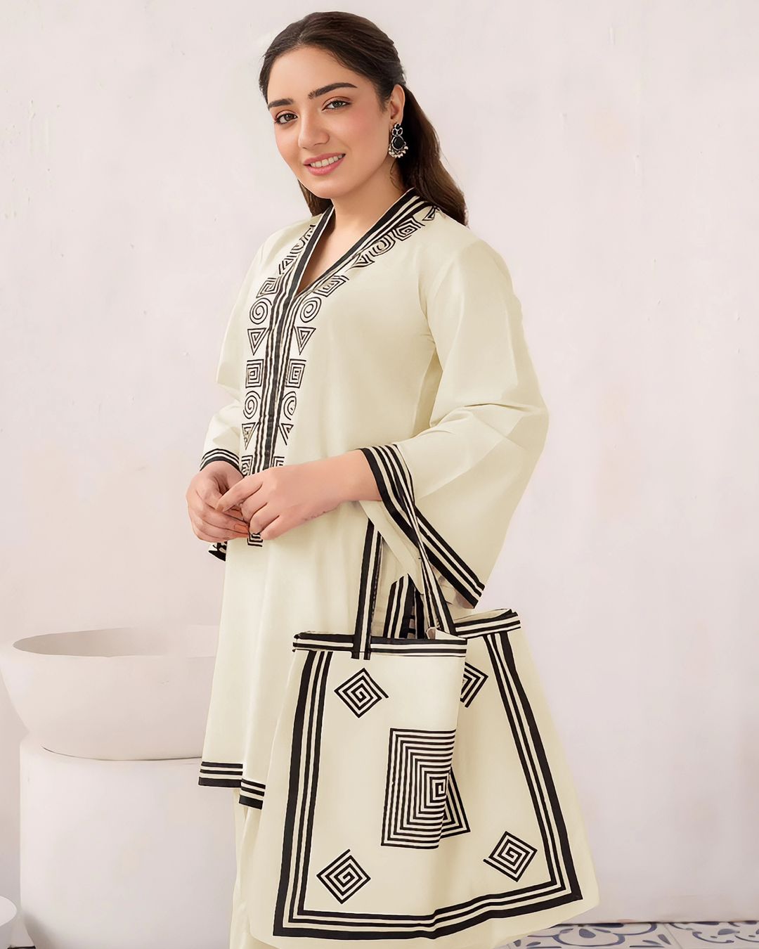 Pyramid Printed 2pcs with hand Bag