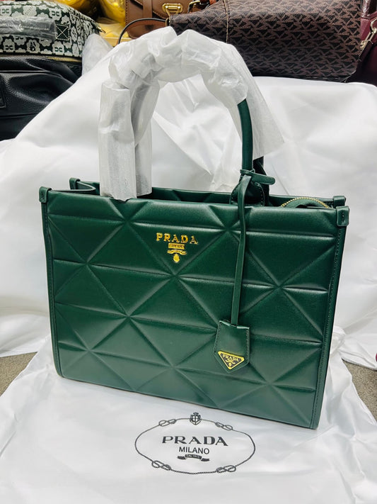Parada Tote bag