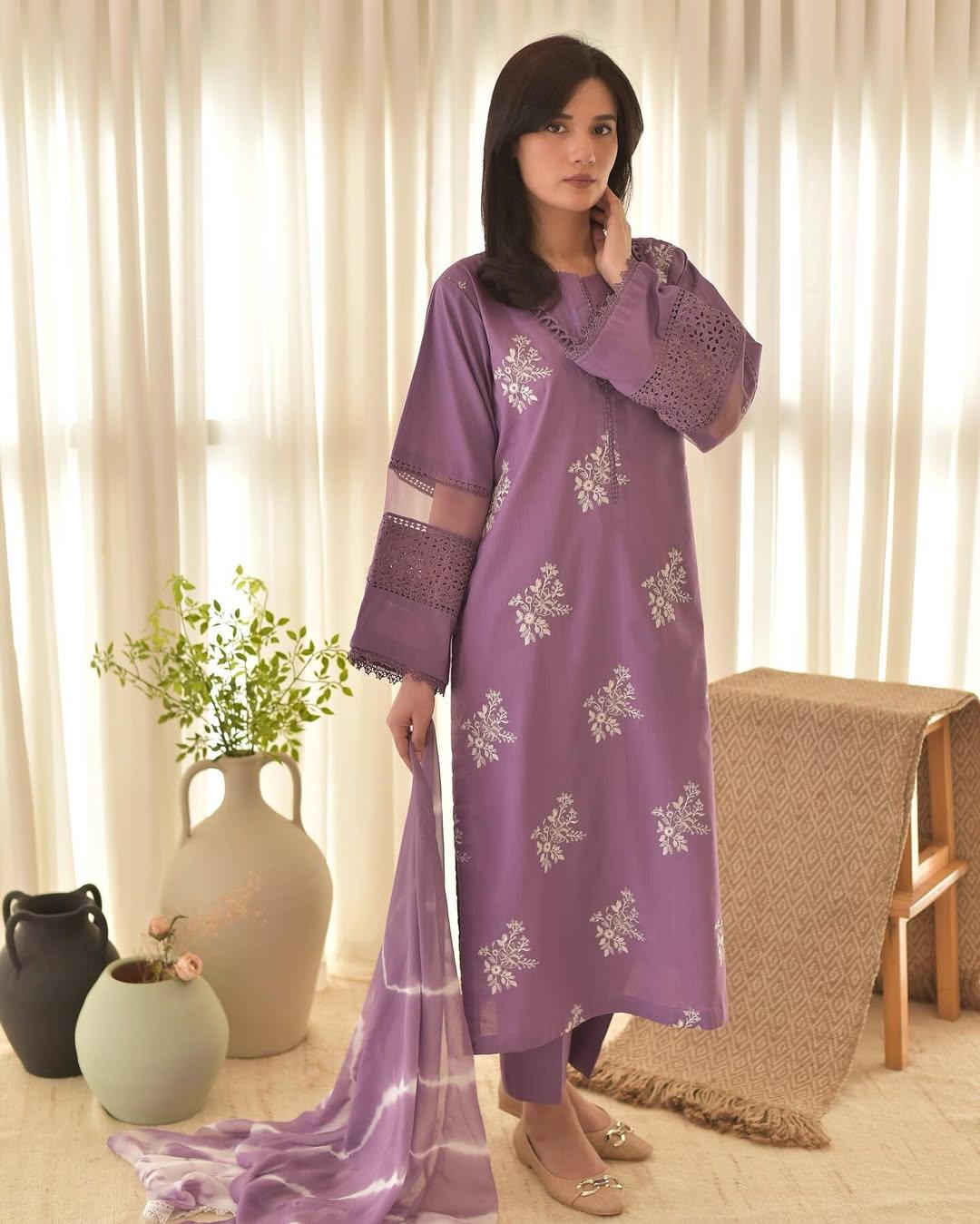 HORIYA Purple LAWN EMB 3pc