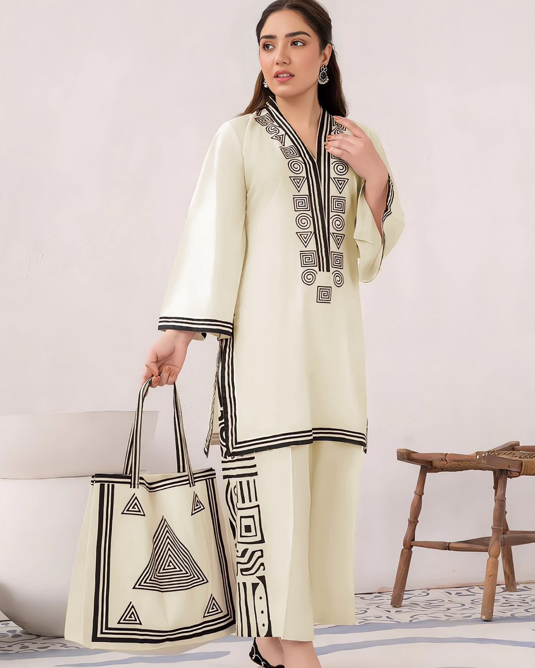 Pyramid Printed  2pcs with hand Bag